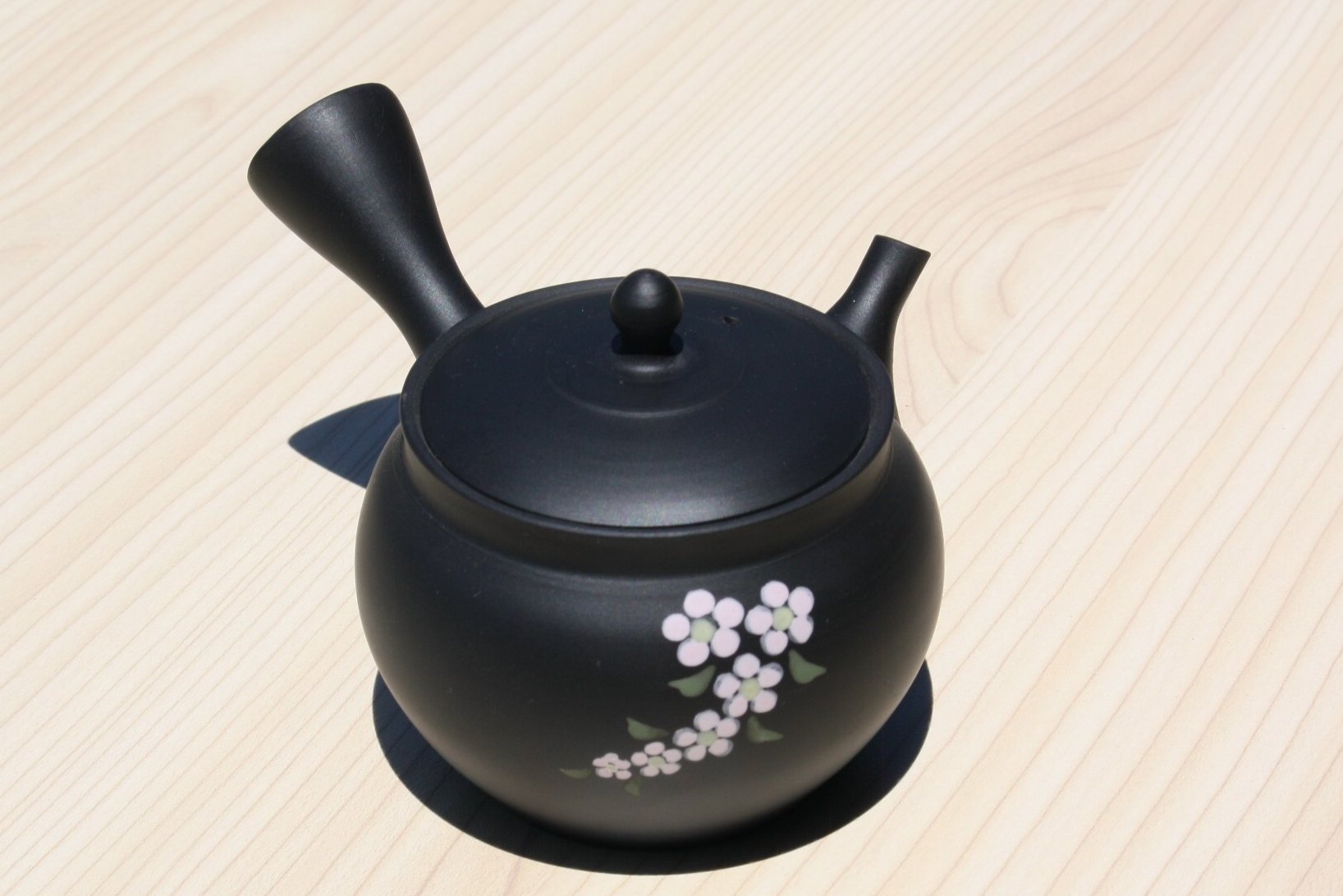 常滑焼　新品　大理石急須　香臣窯　陶器製急須とカップセット Amazon｜常滑焼 急須 1-104 香臣 15号 大理石夏目急須 270ml